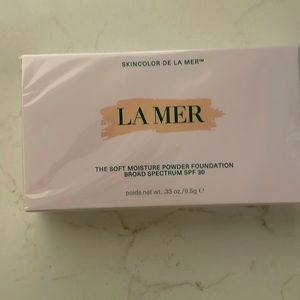 La mer the soft moisture powder foundation broad spectrum SPF 30. 13 beach